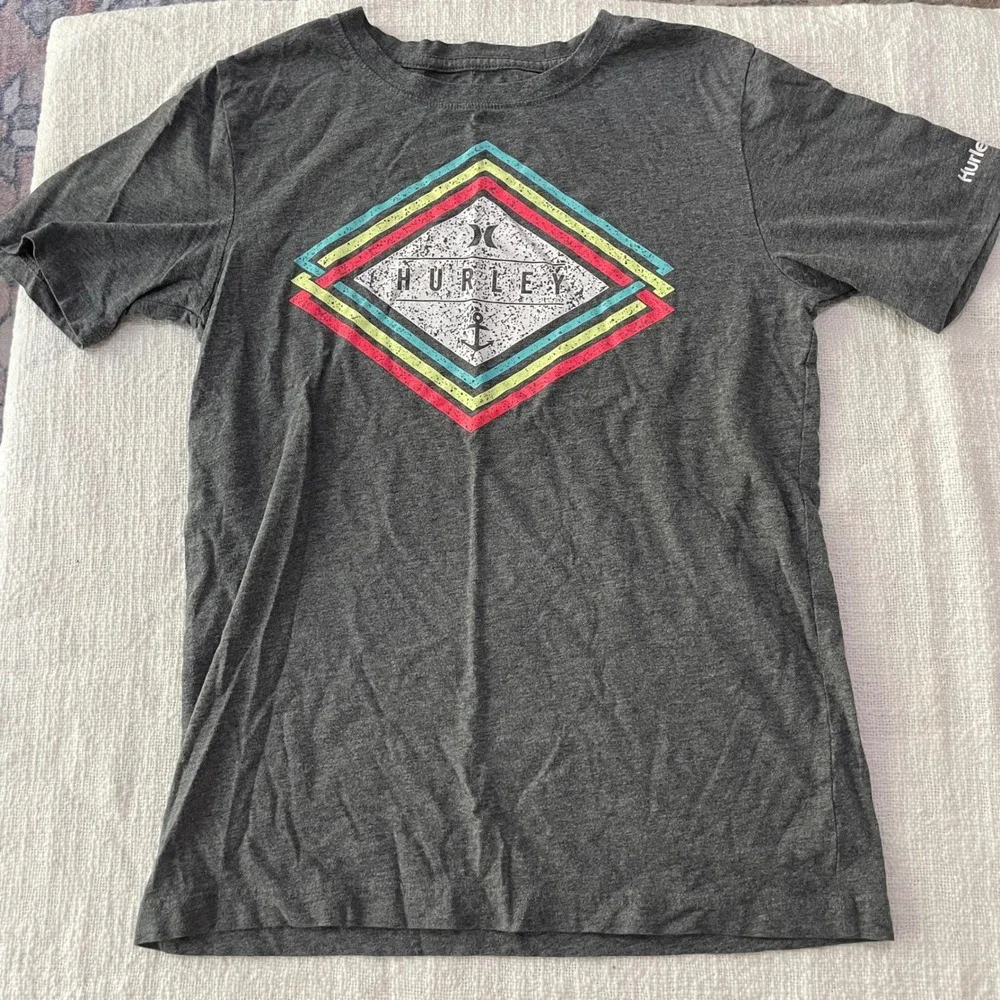 Hurley Boys XL Charcoal Heather Grey Graphic T-Shirt Anchor Diamond Logo Tee